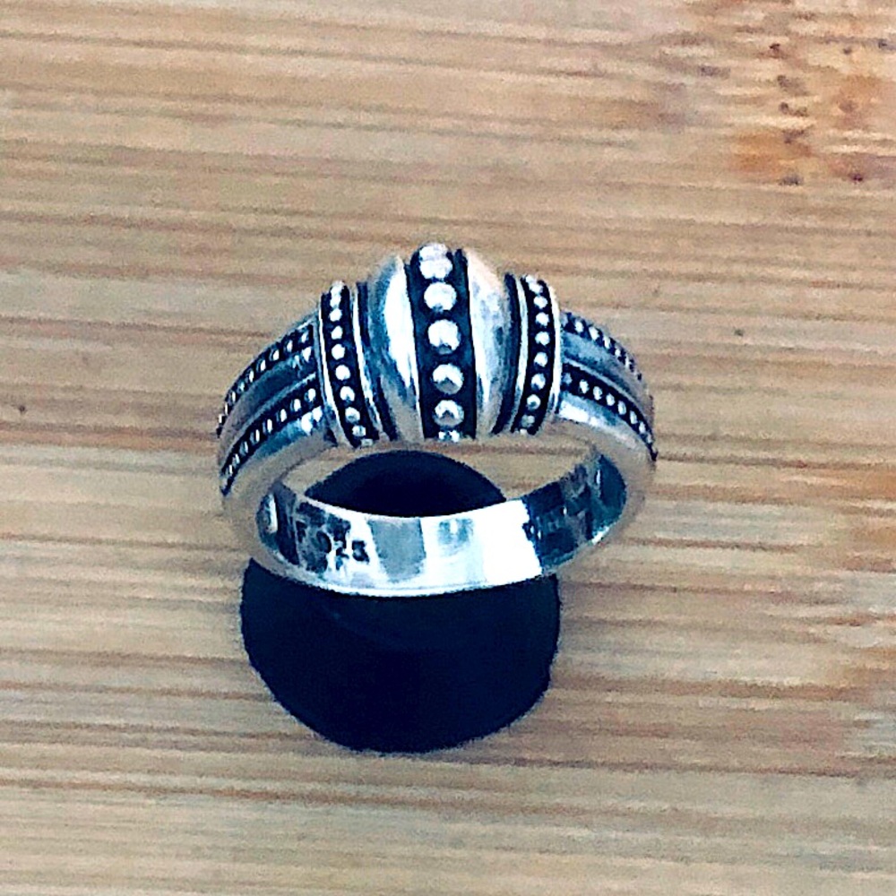 $48  Estate Designer Ring  Sterling Silver  Size 8  Marked NF 925 THAILAND